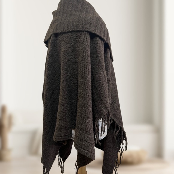 Le Château Brown Button Up Fringed Knit Shrug Poncho No Size - Picture 4 of 6